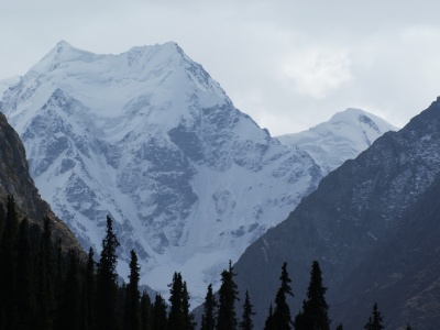 Motley mountains turned away from the sun